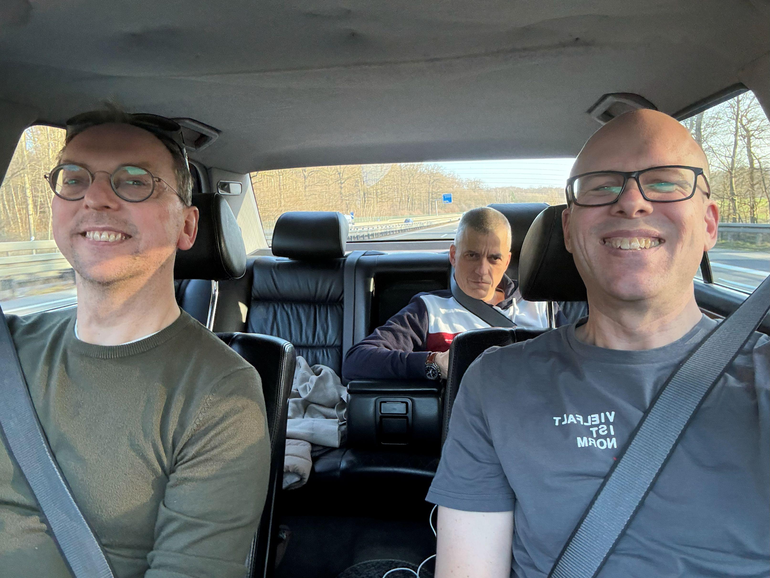 Anreise aus Hamburg - Regionalleitung mit Partner und der Kassenwart reisen bequem im BMW an.